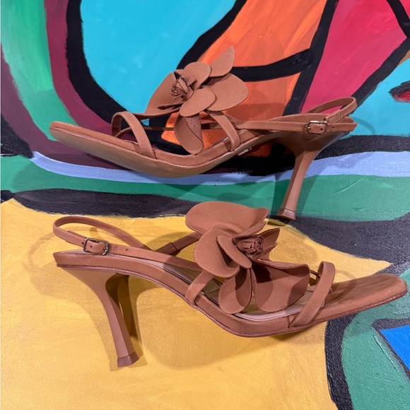 Aldo Women's Tan Floral Heels - Picture 3 of 5